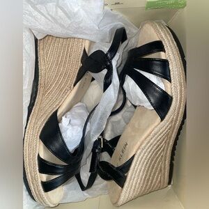Anne Klein Black Wedge Sandals 100M